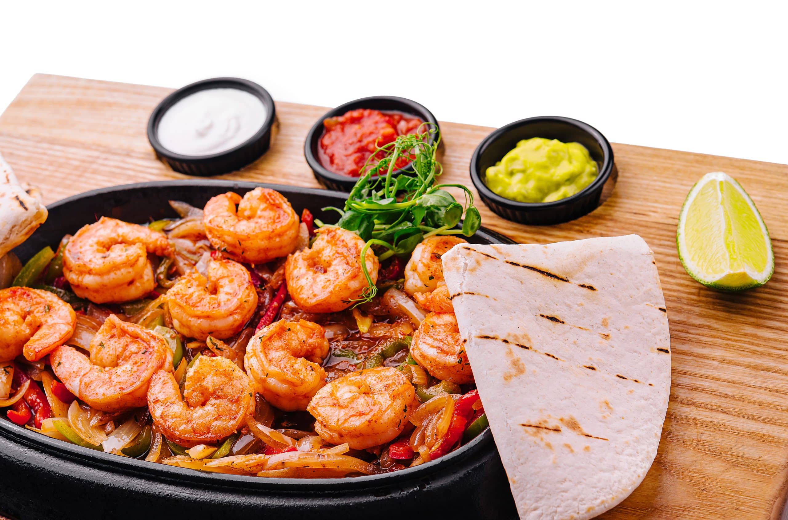 Shrimp fajitas with bell pepper and onion